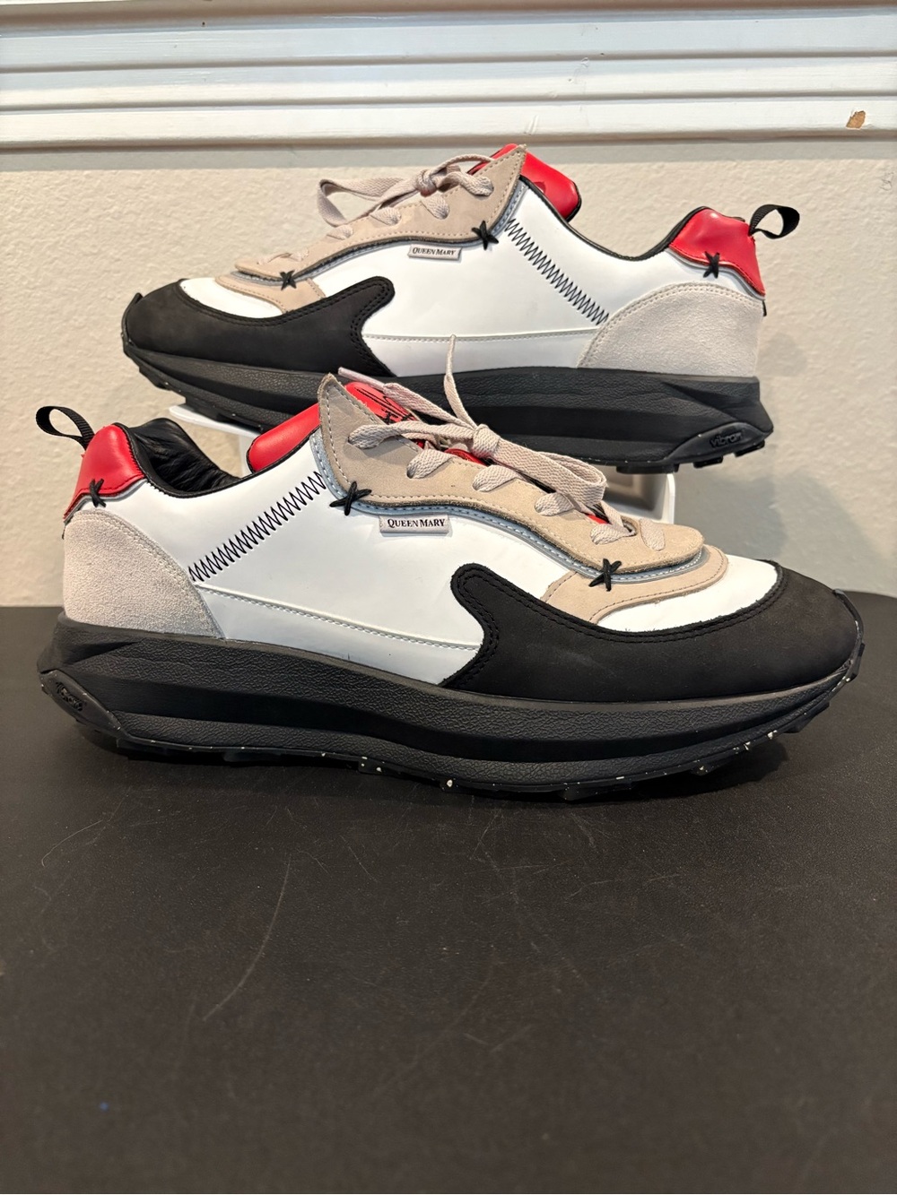 Mache Runner “Queen Mary” Men’s Size 14 Autographed Box Fast Shipping
